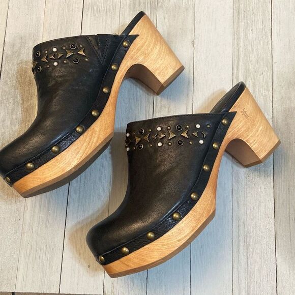 New in Box Frye Jessica Studded Clog Mule Black Women Size 8.5 M *Beautiful* - Picture 1 of 12